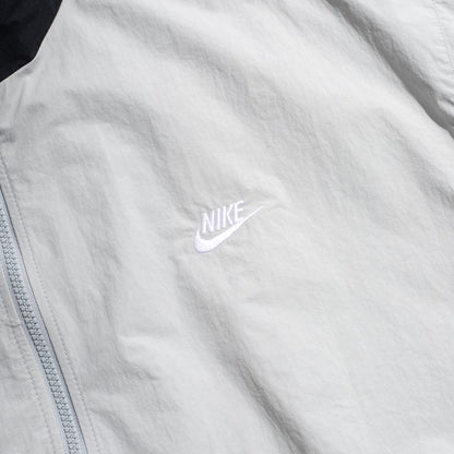 Light Smoke Grey / Black / White