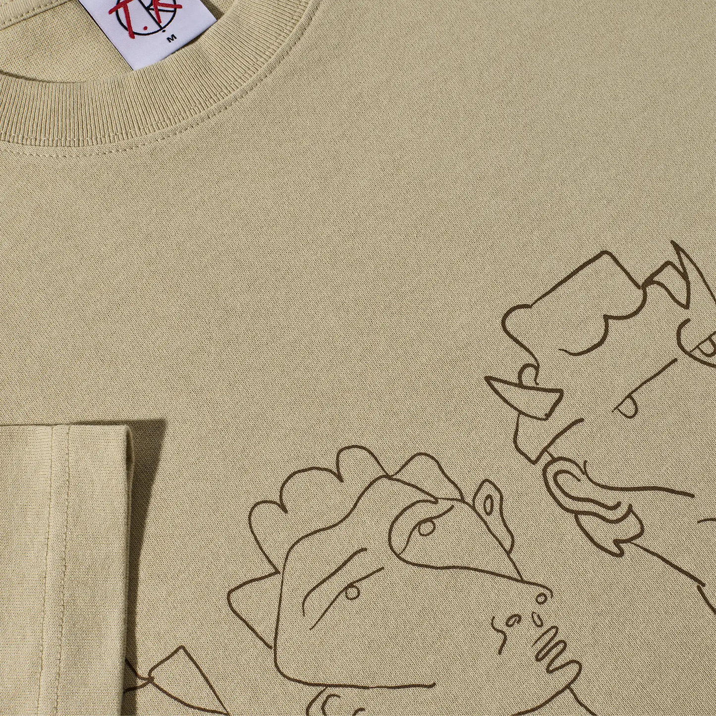 Contrast | 8 Heads T-Shirt